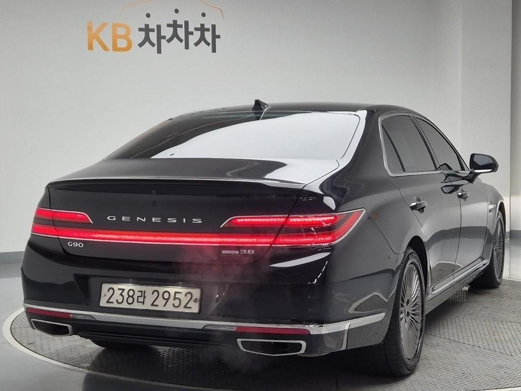 Genesis G90 - Vista 3