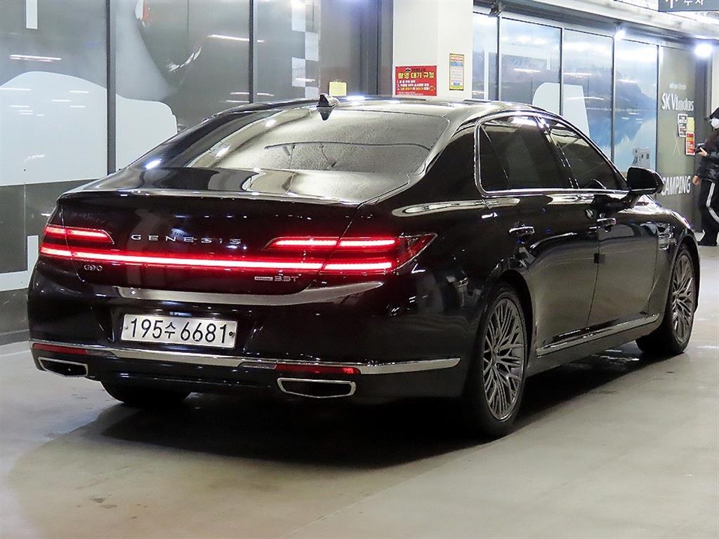 Genesis G90 - Vista 4