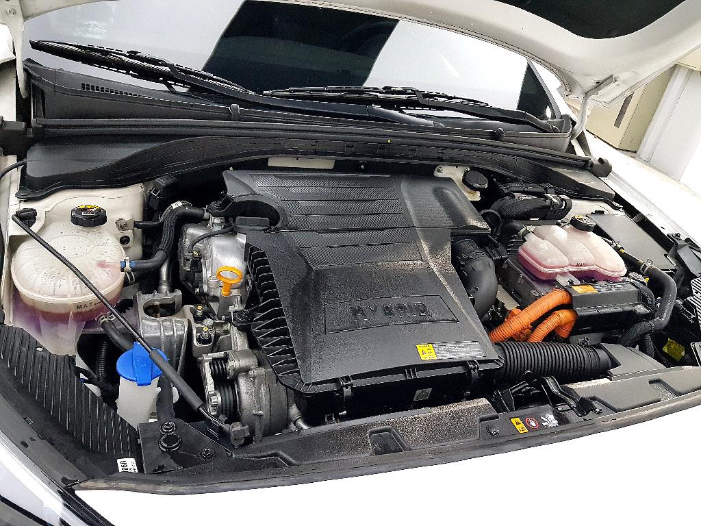 HYUNDAI Ioniq - Vista 6