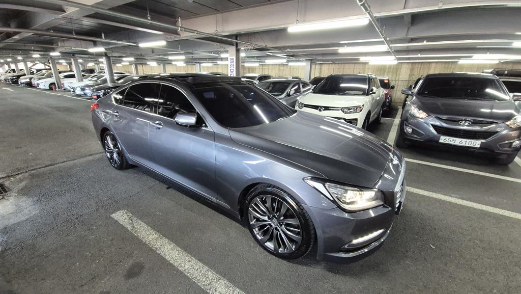 HYUNDAI Genesis - Vista 2