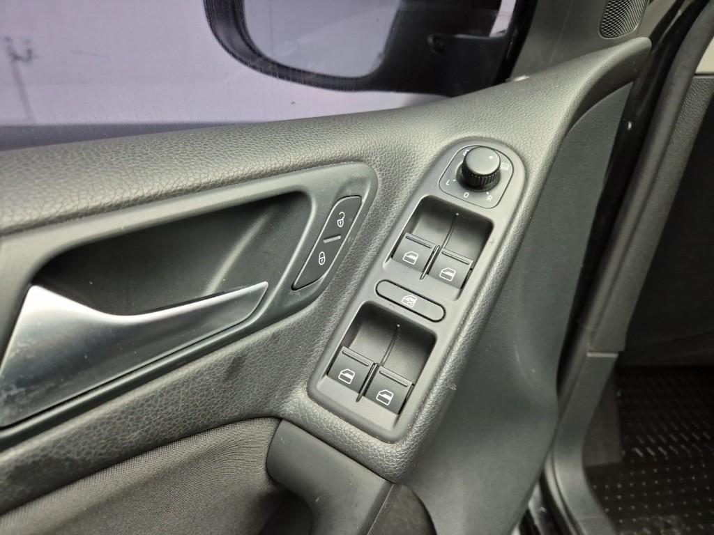 Volkswagen Golf - Vista 7