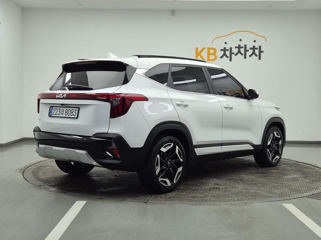 KIA Seltos - Vista 4