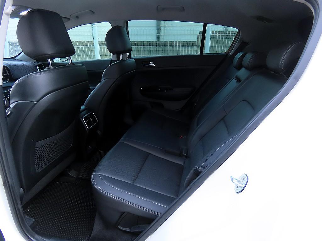 KIA Sportage - Vista 6