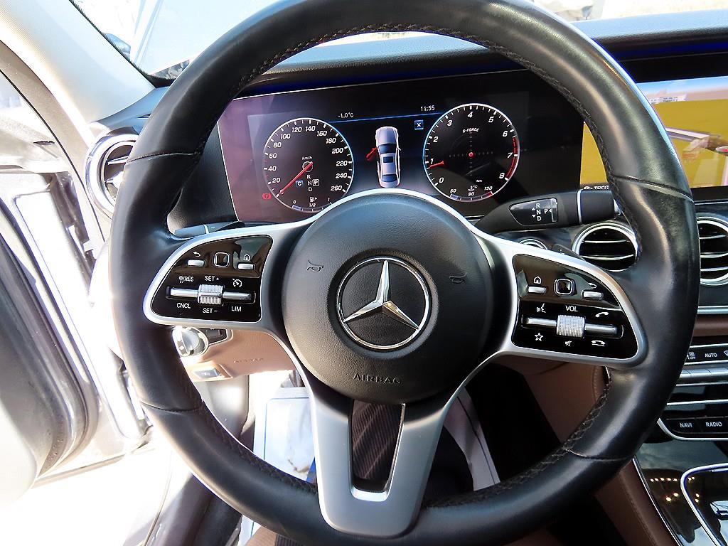 Mercedes Benz E class - Vista 8