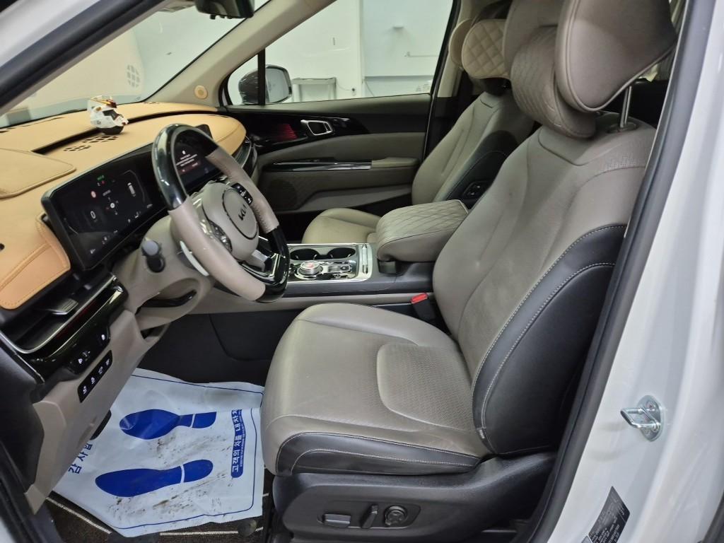 KIA Carnival - Vista 11