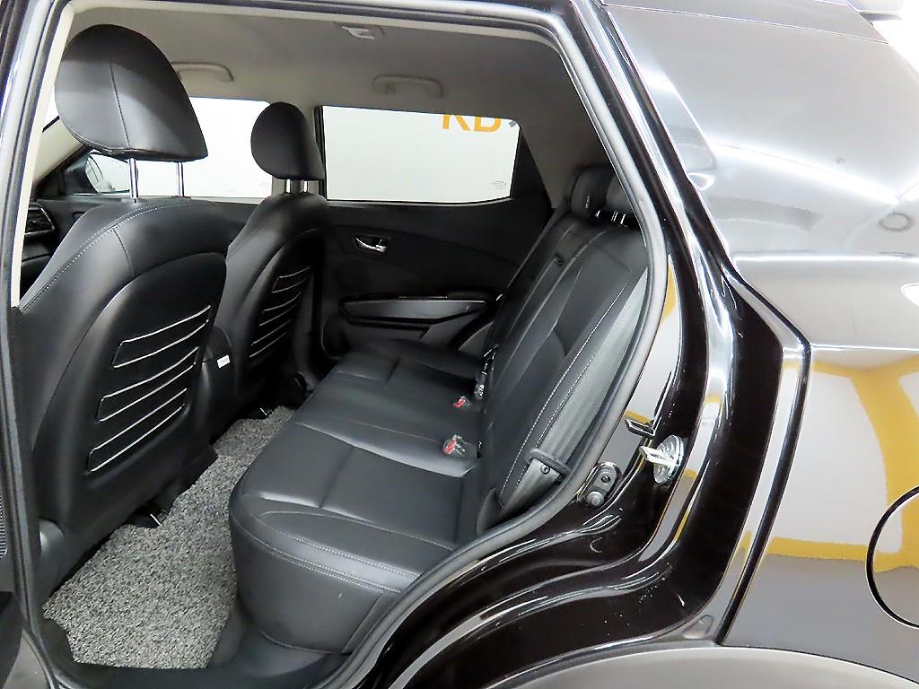 Ssangyong Tivoli - Vista 6