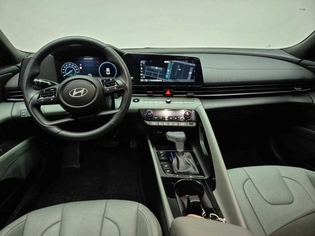 HYUNDAI Avante - Vista 7