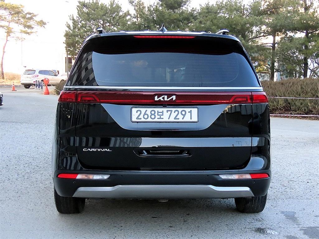 KIA Carnival - Vista 4