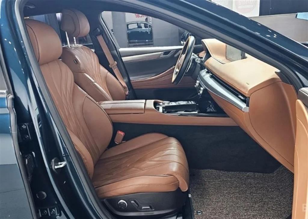 Genesis G80 - Vista 10