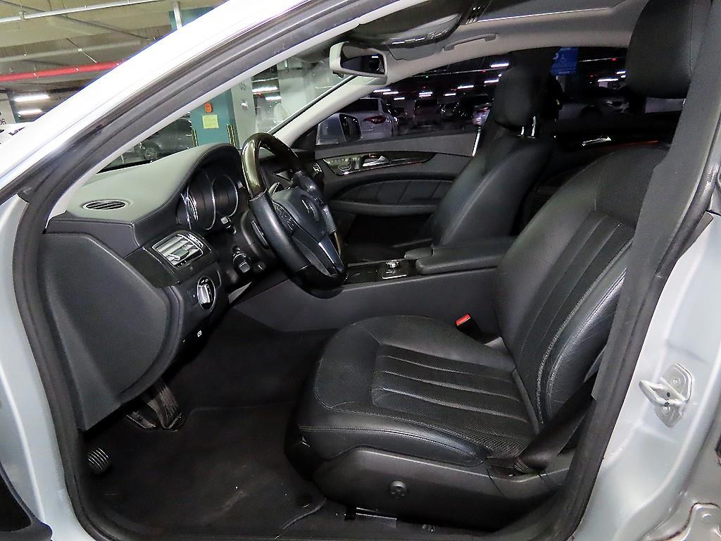 Mercedes Benz CLS Class - Vista 6