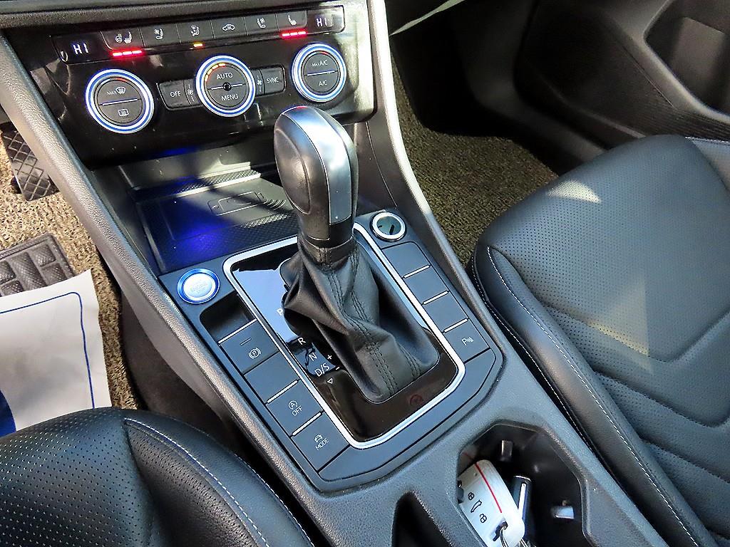 Volkswagen Jetta - Vista 10