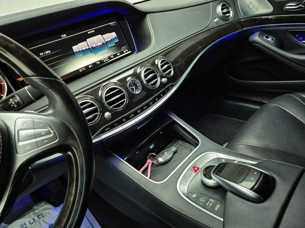 Mercedes Benz S Class - Vista 10