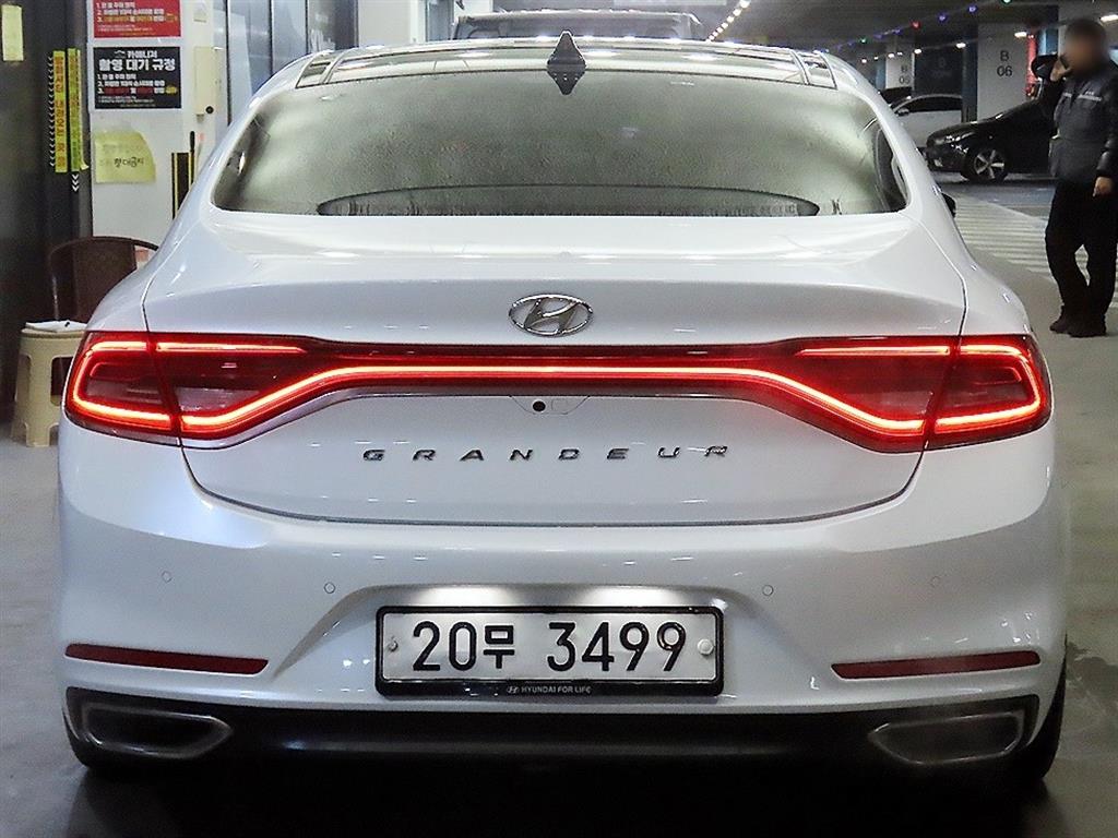 HYUNDAI Grandeur - Vista 5