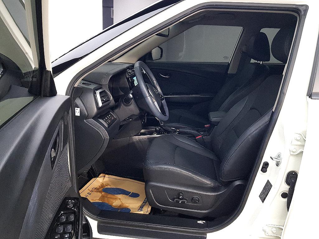 Ssangyong Tivoli - Vista 8