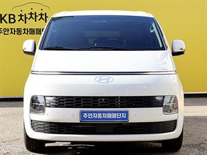 HYUNDAI Staria - Vista 2