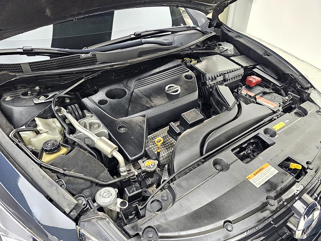 Nissan Altima - Vista 6