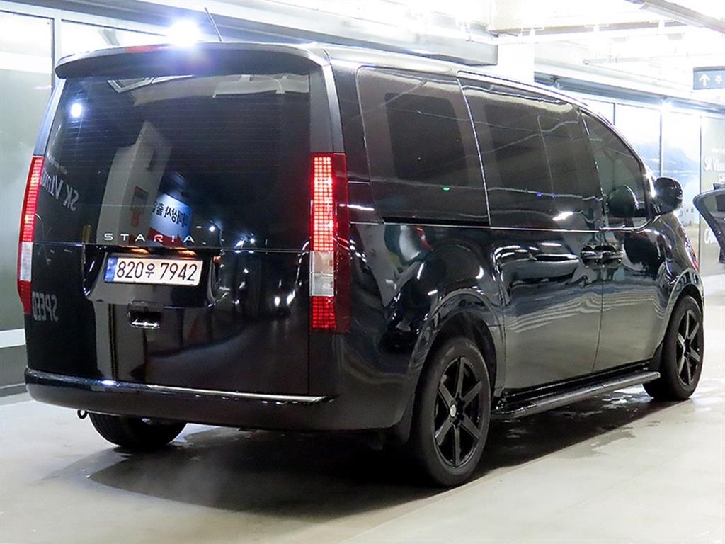HYUNDAI Staria - Vista 4