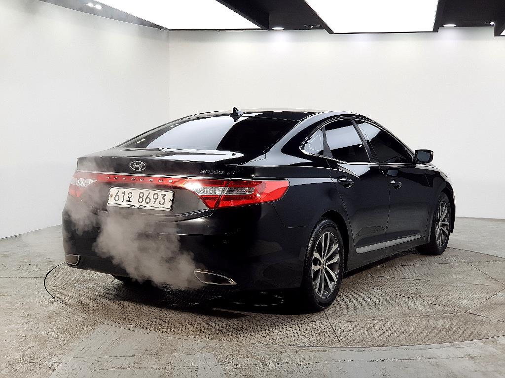 HYUNDAI Grandeur - Vista 4