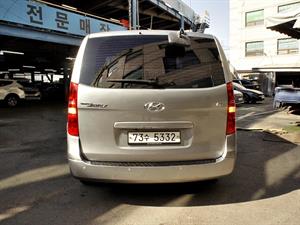 HYUNDAI Starex - Vista 6