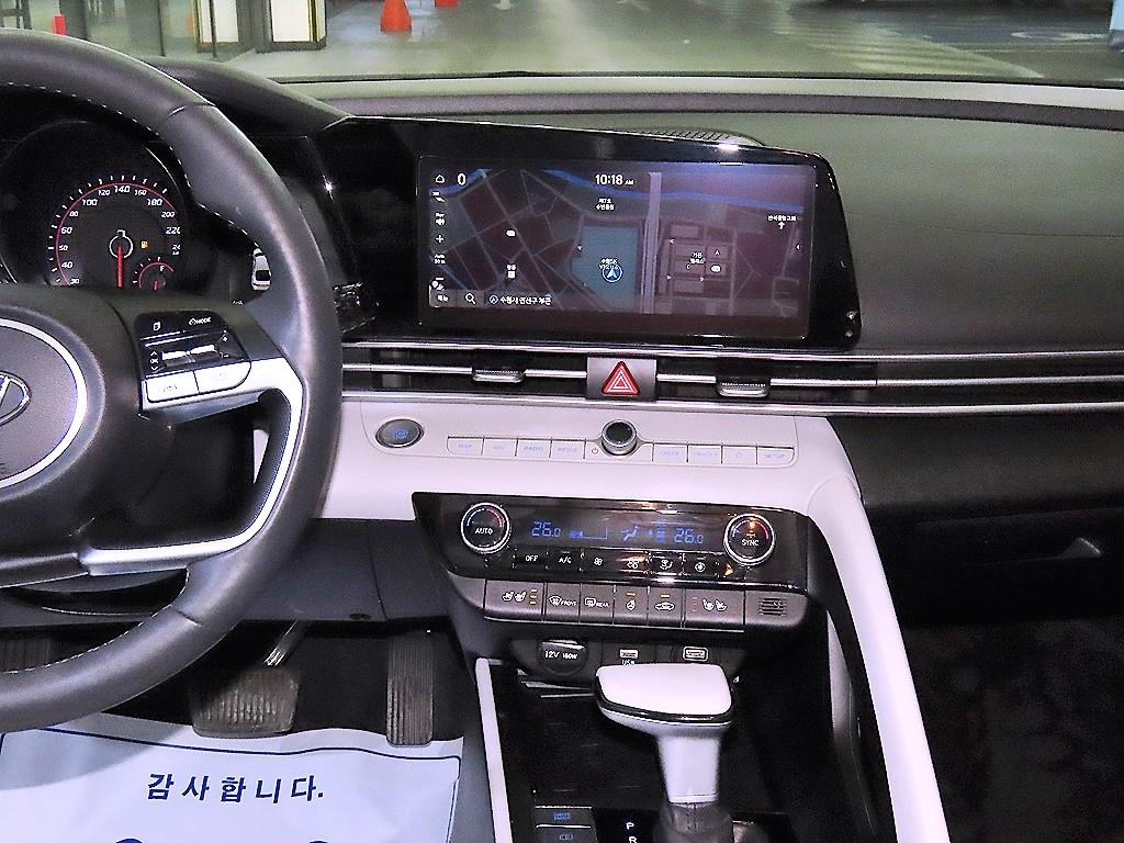 HYUNDAI Avante - Vista 11