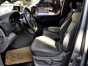 HYUNDAI Starex - Vista 10