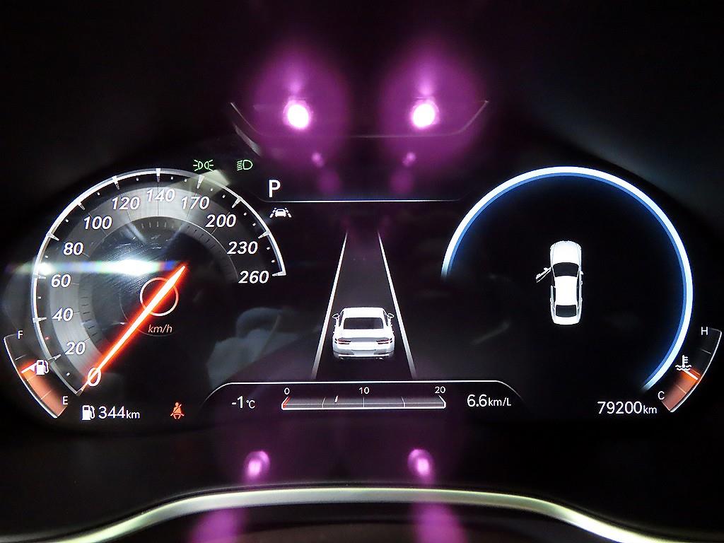 Genesis G80 - Vista 9