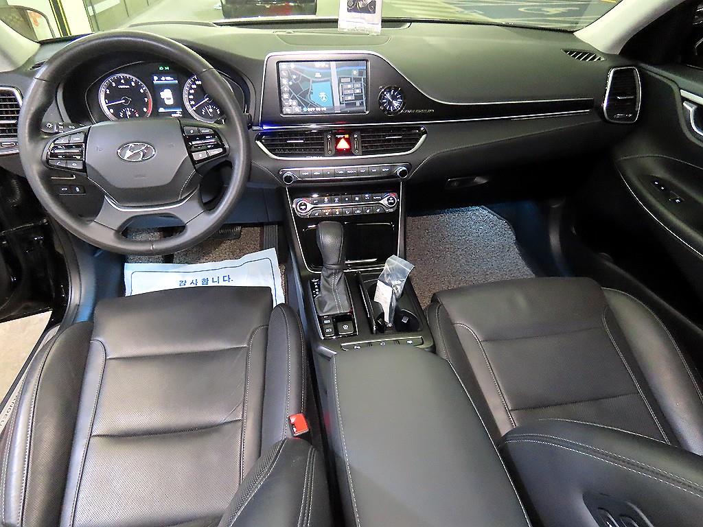 HYUNDAI Grandeur - Vista 10