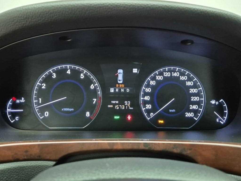 HYUNDAI Equus - Vista 6