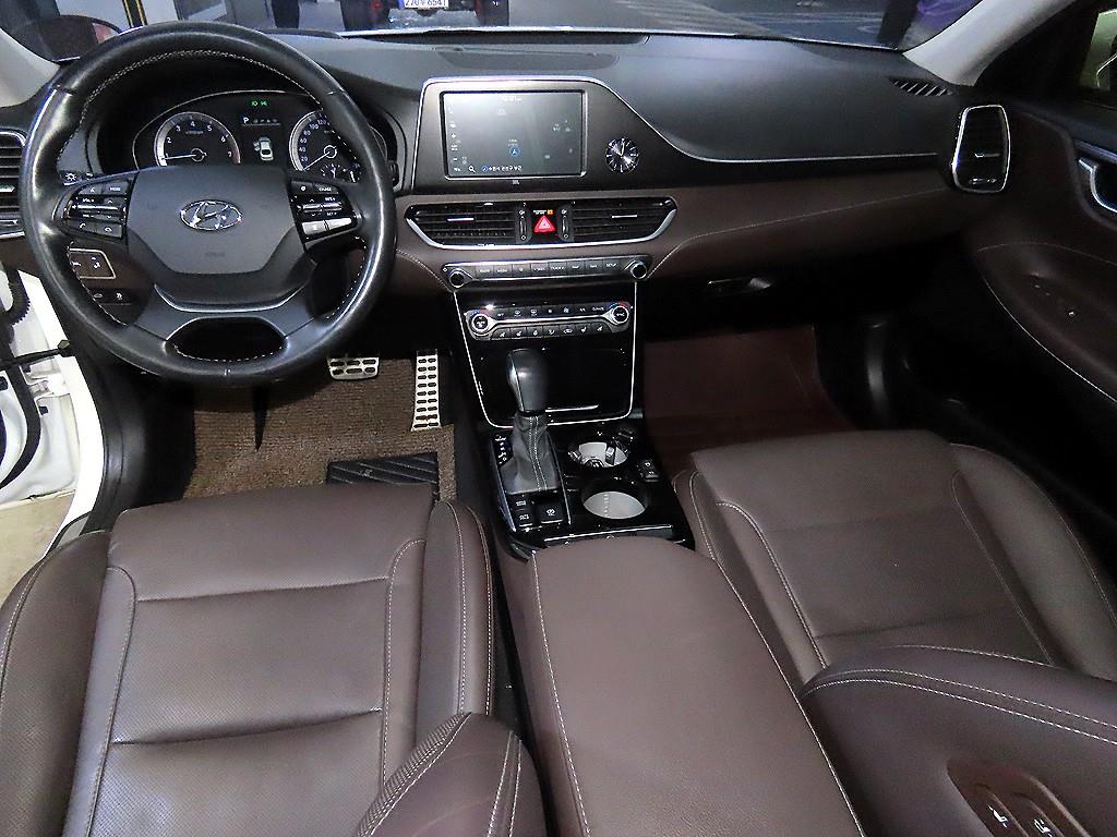 HYUNDAI Grandeur - Vista 10