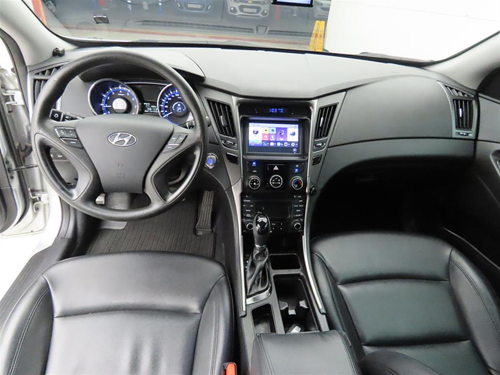 HYUNDAI Sonata - Vista 7
