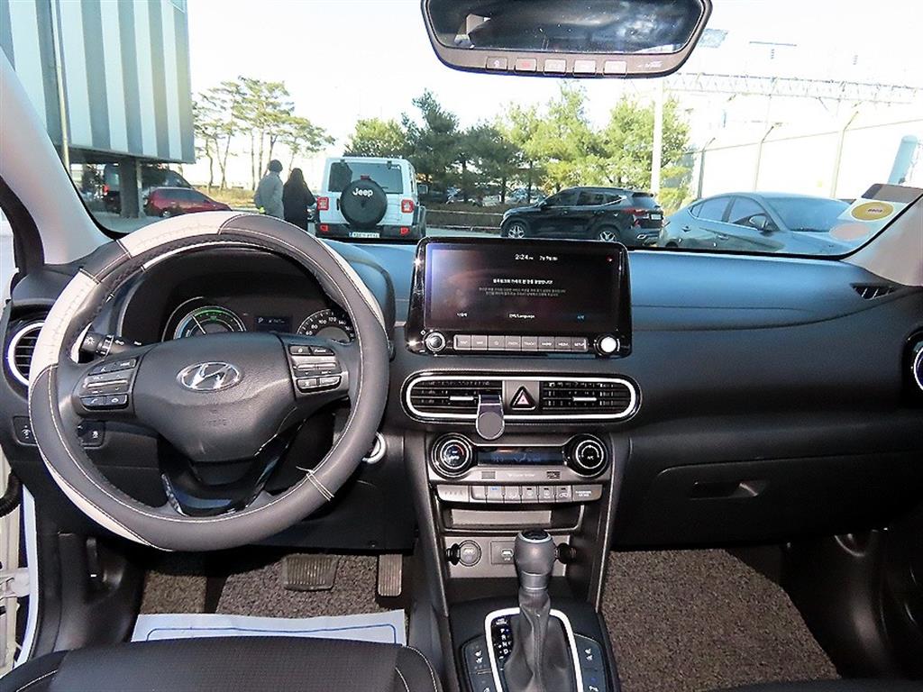 HYUNDAI Kona - Vista 7