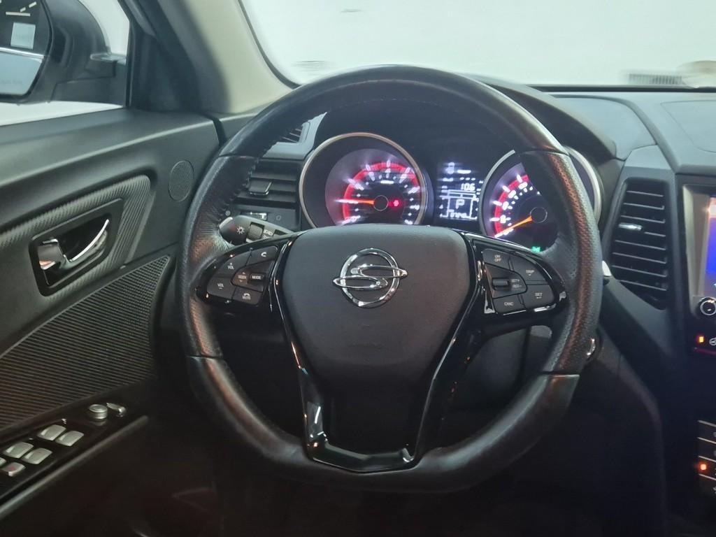 Ssangyong Tivoli - Vista 9