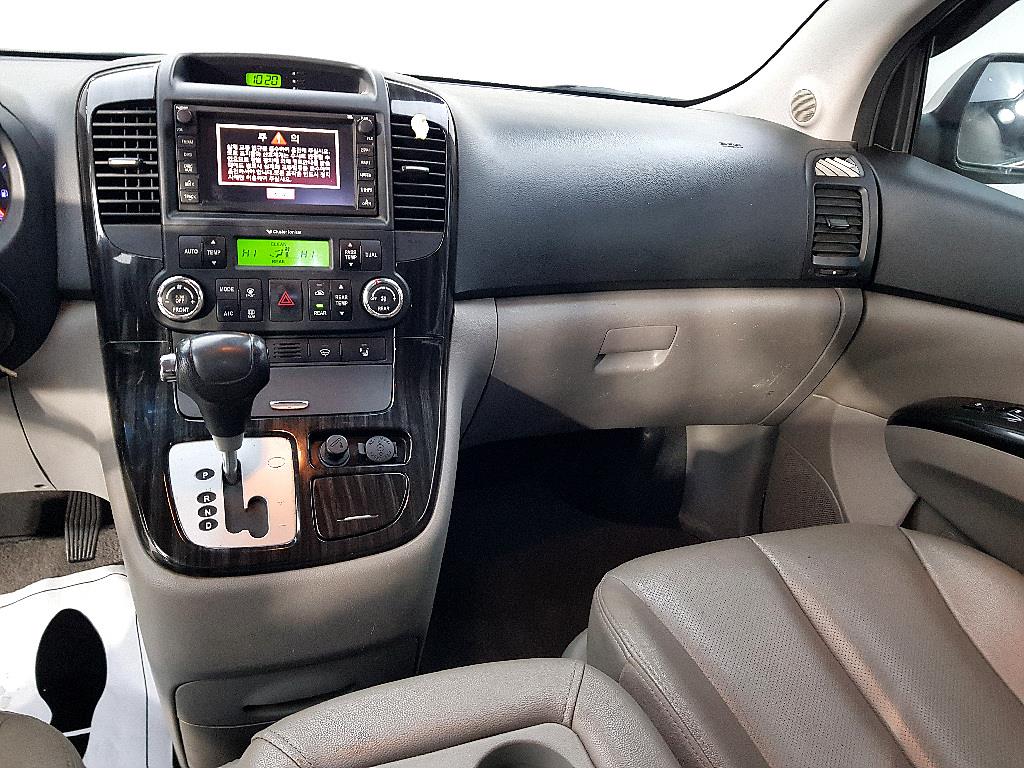 KIA Carnival - Vista 10