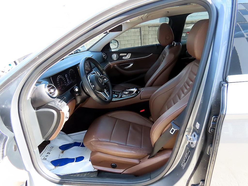 Mercedes Benz E class - Vista 5