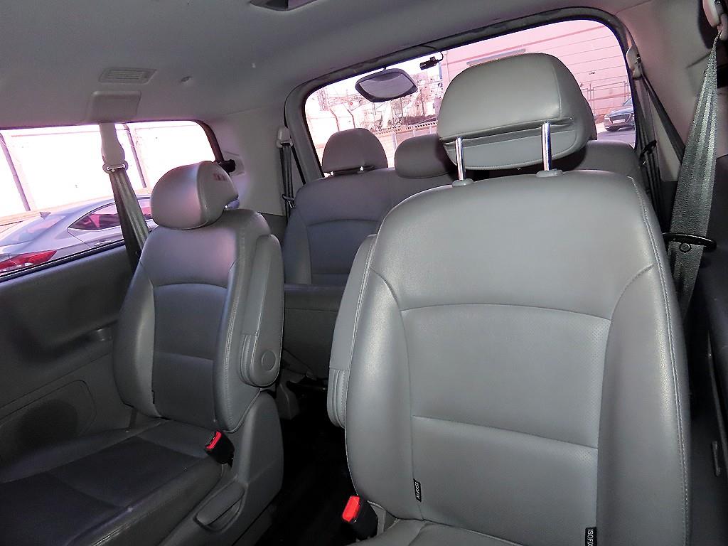 HYUNDAI Starex - Vista 7