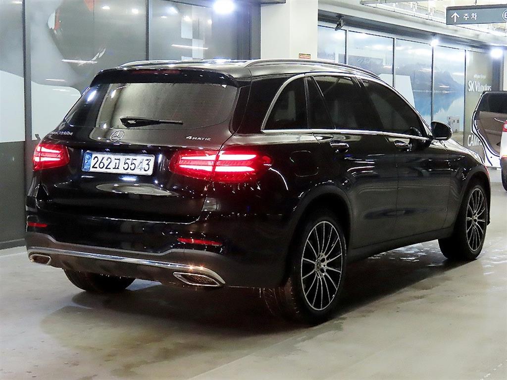 Mercedes Benz GLC Class - Vista 4