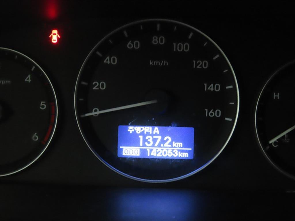 HYUNDAI Starex - Vista 9