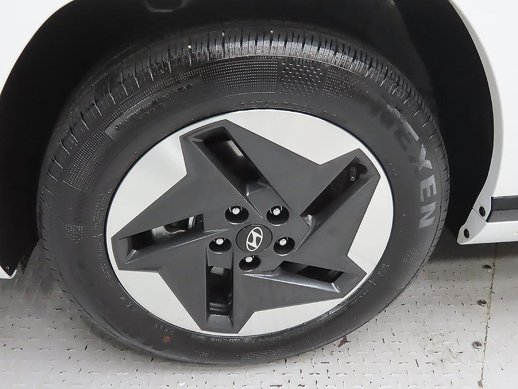 HYUNDAI Kona - Vista 9