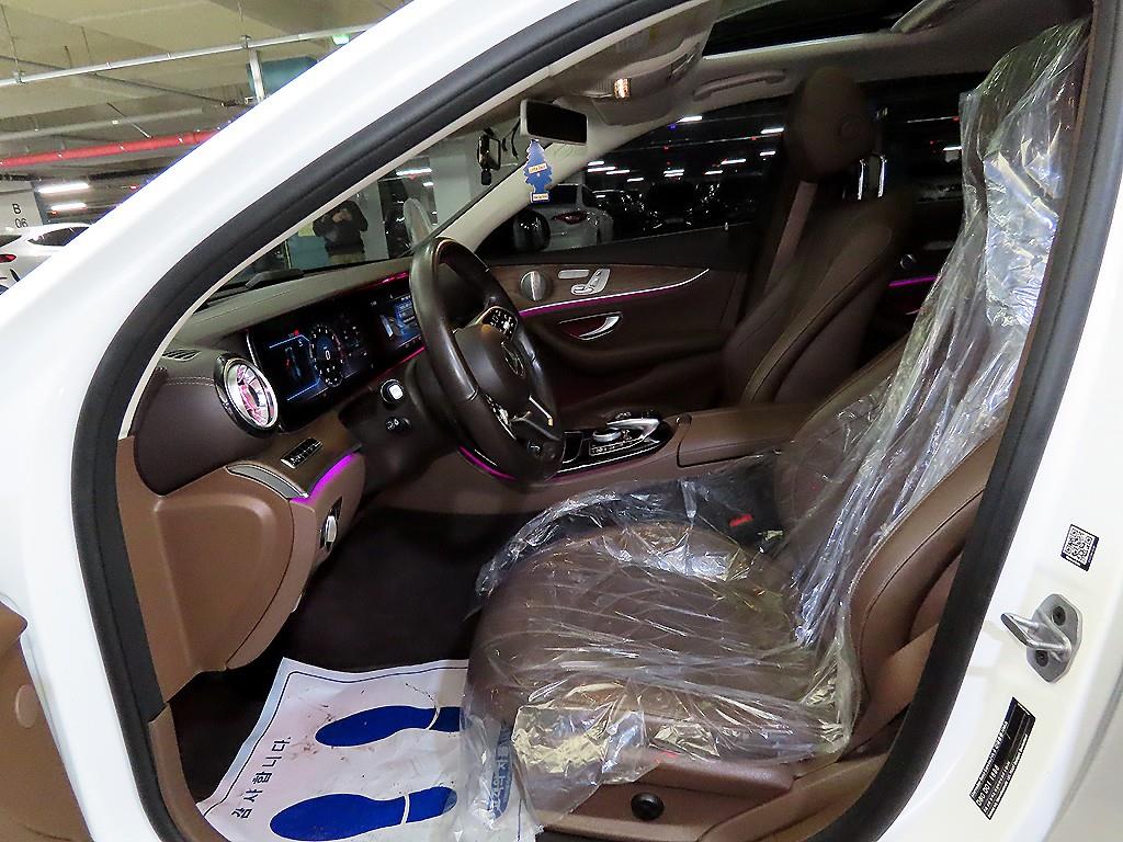 Mercedes Benz E class - Vista 6