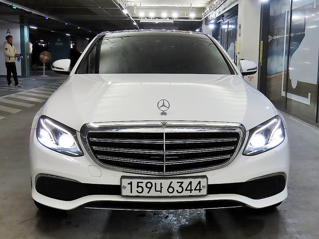 Mercedes Benz E class - Vista 2