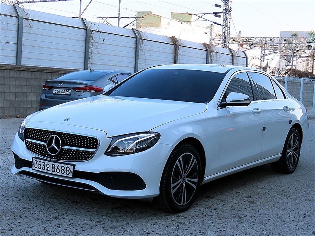 Mercedes Benz E class - Vista 2