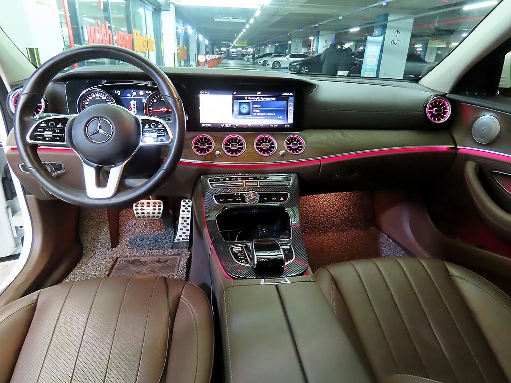 Mercedes Benz E class - Vista 10