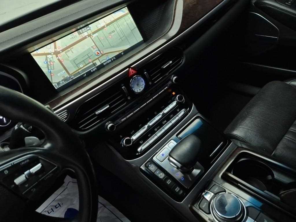 Genesis EQ900 - Vista 10