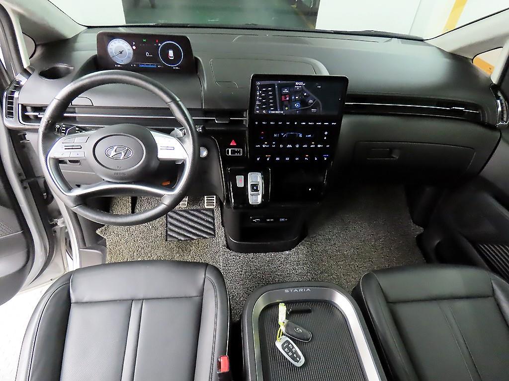 HYUNDAI Staria - Vista 7