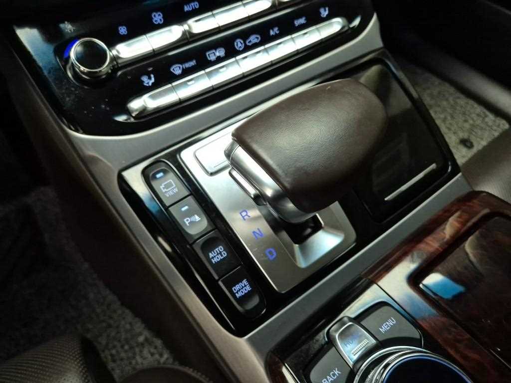 Genesis EQ900 - Vista 8