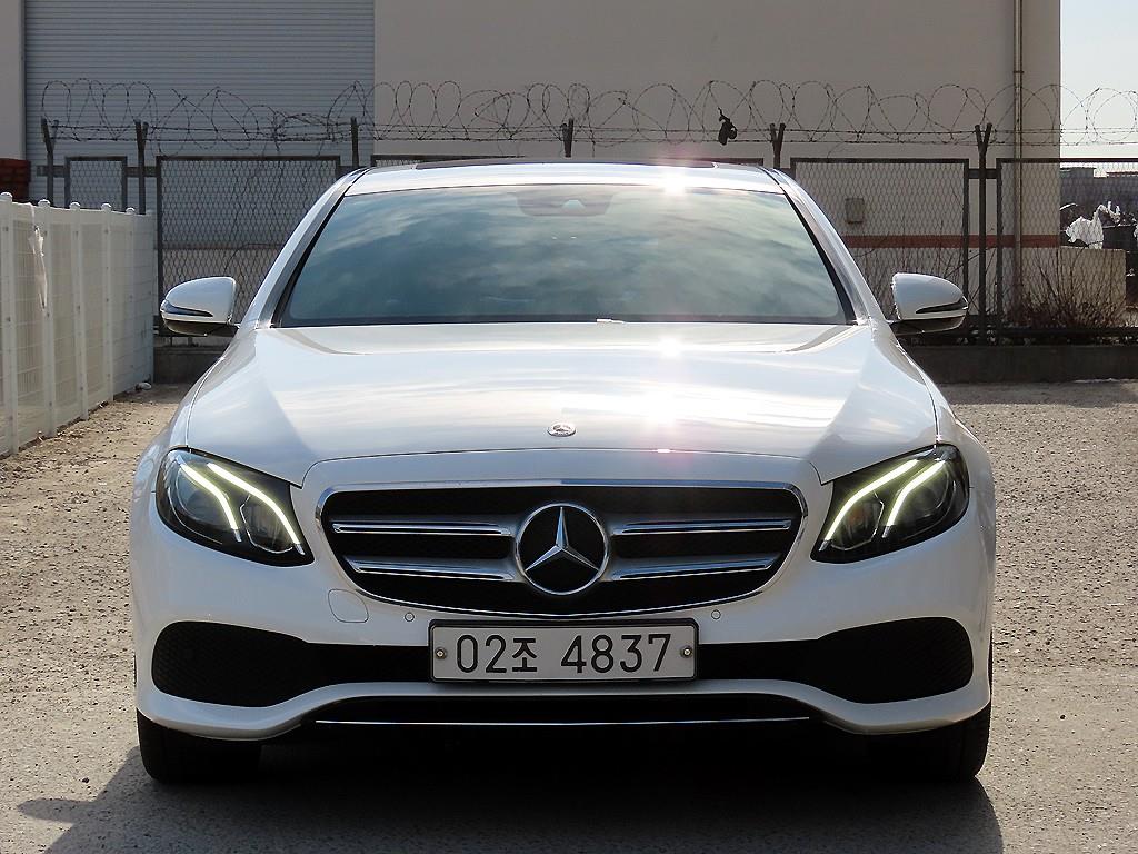 Mercedes Benz E class 2018 Blanco - Importación desde Corea - HF Imports Iquique - Foto 1