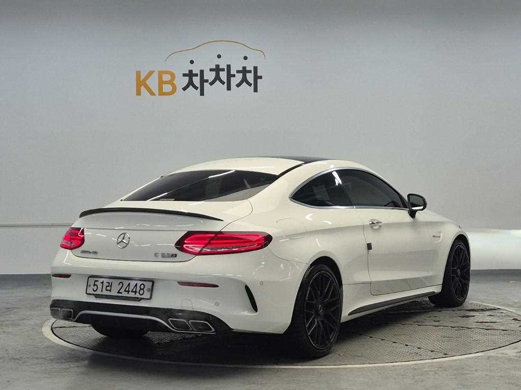 Mercedes Benz C Class - Vista 3