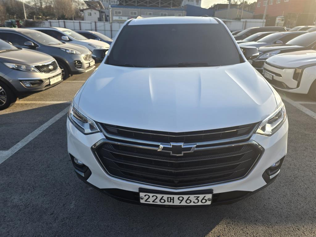 Chevrolet Travers 2020 Blanco - Importación desde Corea - HF Imports Iquique - Foto 1