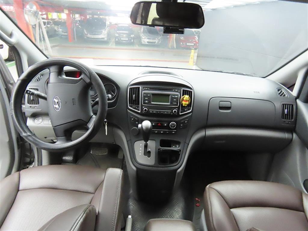 HYUNDAI Starex - Vista 7