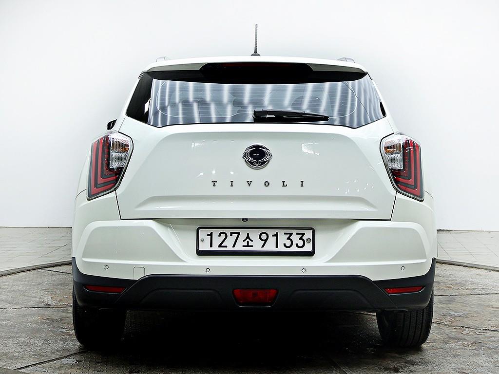 Ssangyong Tivoli - Vista 5